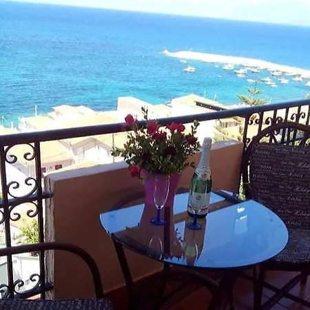 Mairoula Apartments! Koróni