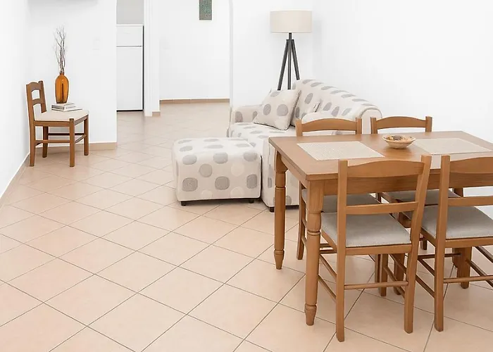 Mairoula Apartments! Апартаменты Корони